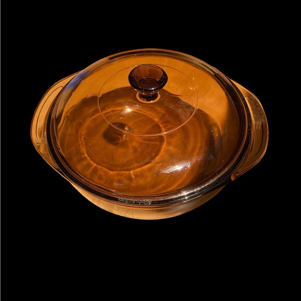 PYREX CORNING 1 1/2 QT CASSEROLE WITH LID VINTAGE AMBER/ Brown